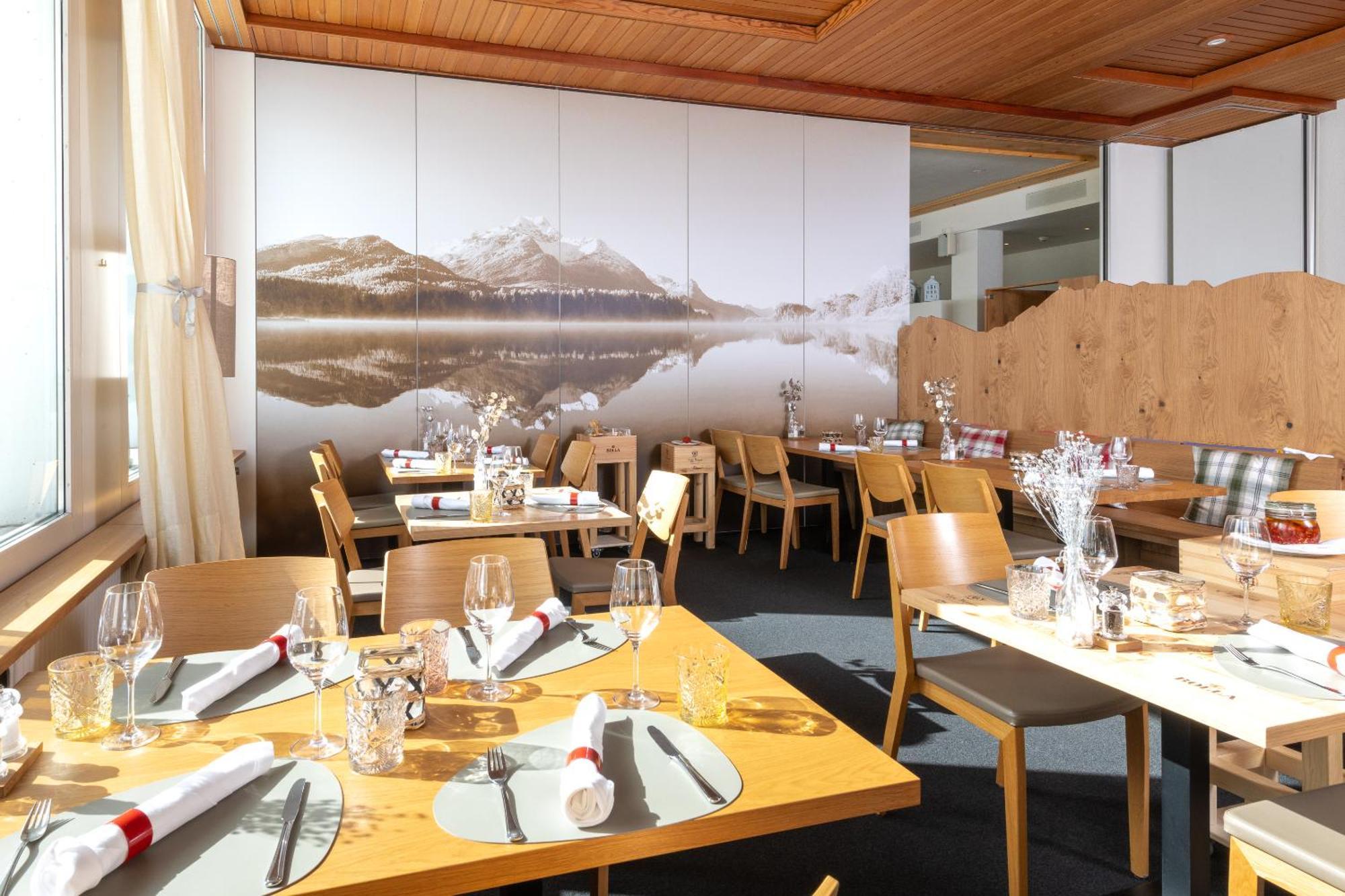 Randolins Familienresort St. Moritz Exterior photo