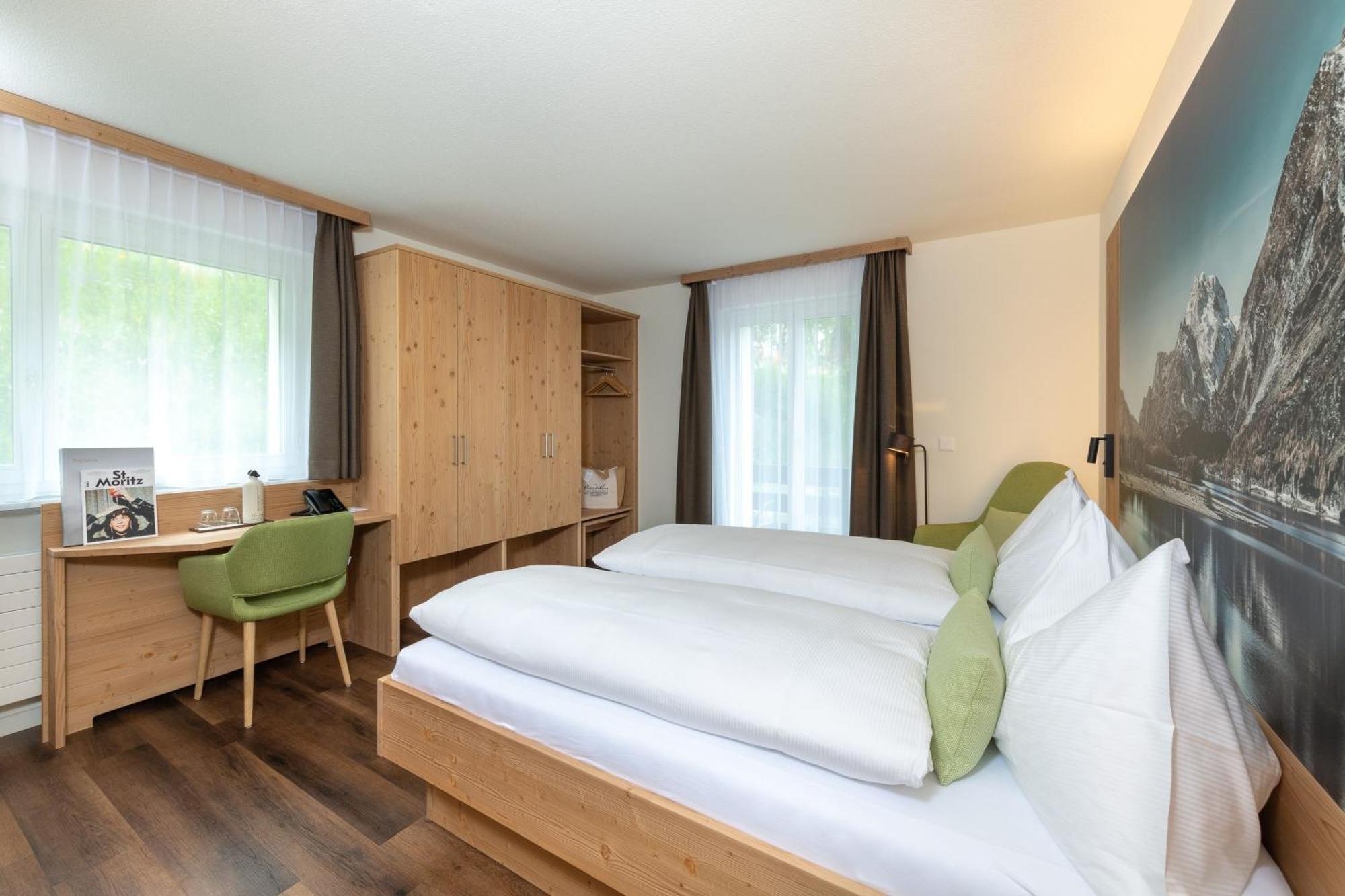 Randolins Familienresort St. Moritz Room photo
