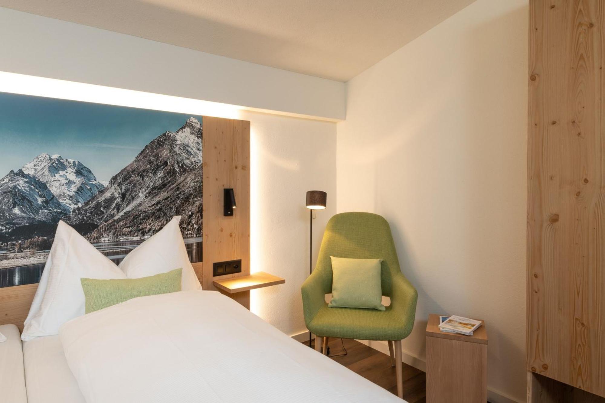 Randolins Familienresort St. Moritz Room photo