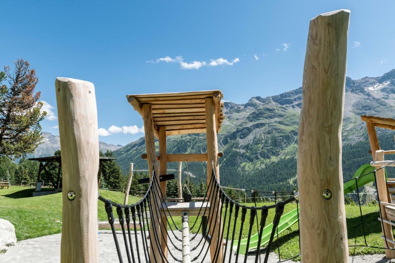 Randolins Familienresort St. Moritz Exterior photo